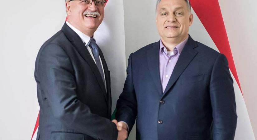Őrizetbe vették Fonyód volt fideszes polgármesterét gyanús kifizetések miatt