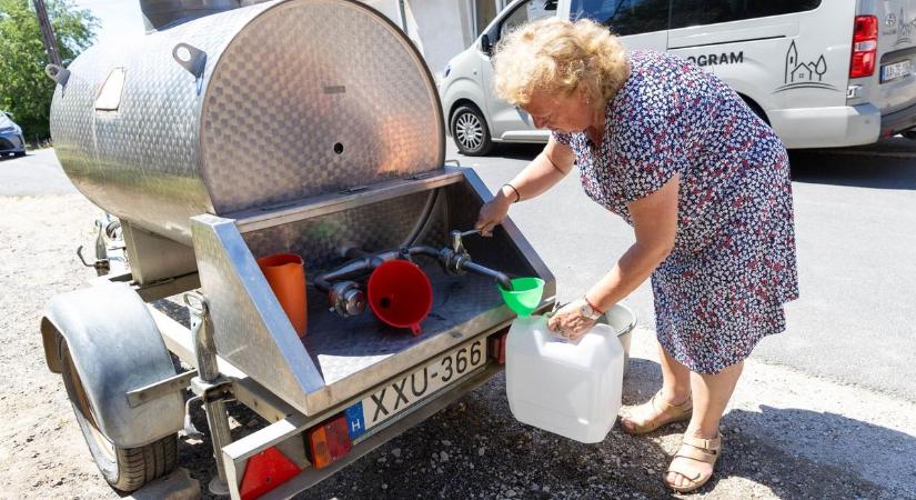 „Nem tudtam legyalogolni a lajtos kocsiig” – a vízhiány sújtotta zalai településeken jártunk (galéria, videó)