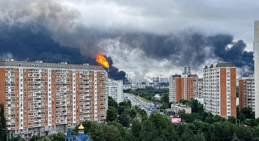 Legalább fél év lehet, mire kijavítják az ukrán dróntámadásban megrongálódott moszkvai olajfinomítót