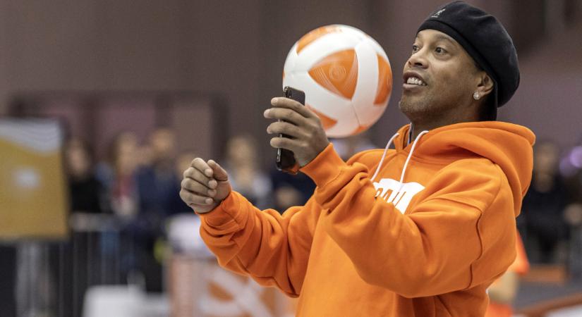 A 46 éves Ronaldinho visszatér