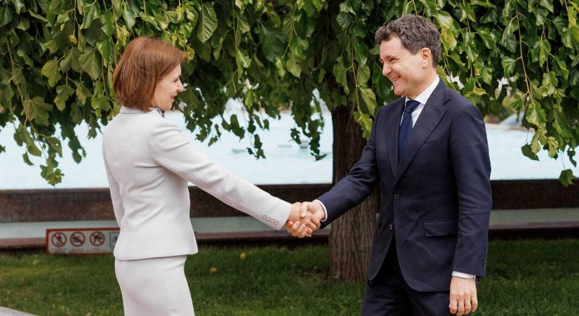 Hallgatólagosan elfogadták a Románia és a Moldovai Köztársaság egyesüléséről szóló törvénytervezetet