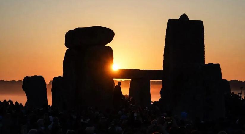 Stonehenge-nél is régebbi építményt fedeztek fel Angliában