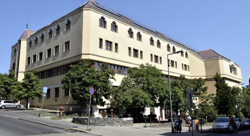 Repülővel érkezett a segítség: újraindulhatnak a halasztott műtétek a magyar kórházban