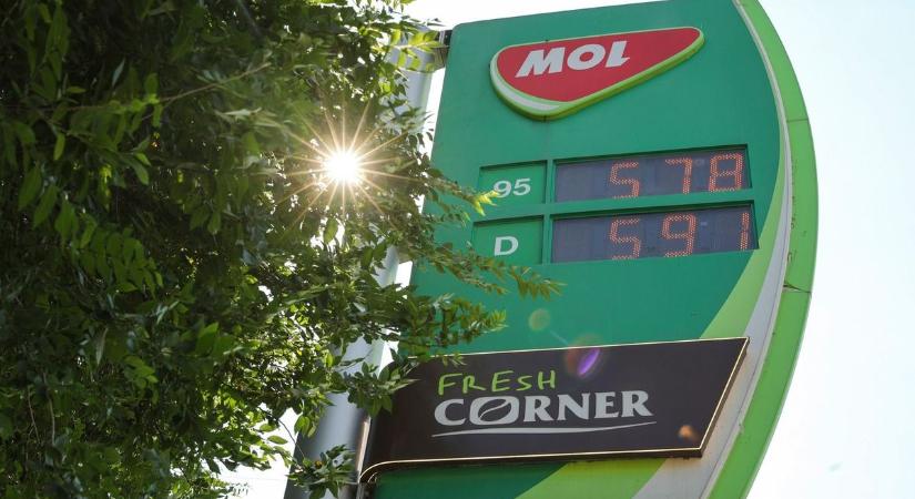 Nagy változás jött a benzinkutaknál, vége az üzemanyagárstopnak