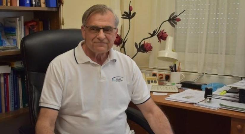 Kitüntették az elismert főorvost, aki több mint 25 éve gyógyítja a pápai betegeket