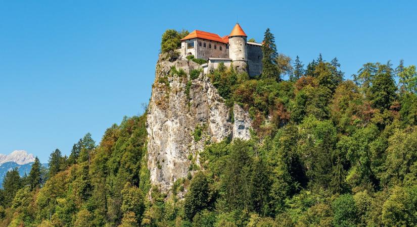 Súlyosan megsérült egy magyar gyermek Szlovéniában, miután lezuhant a bledi vár kilátójánál