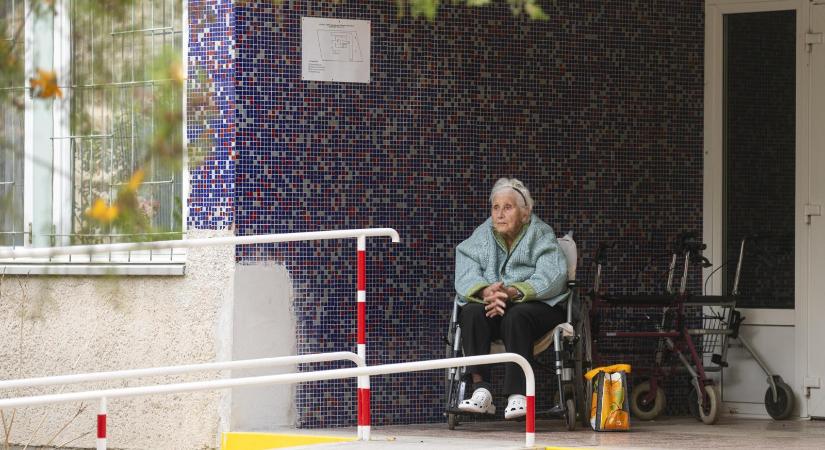 Félnek a magánytól az idősek, de semmit nem tesznek ellene