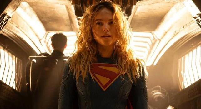 Részeges, dühös és veszélyes: megérkezett az új Supergirl