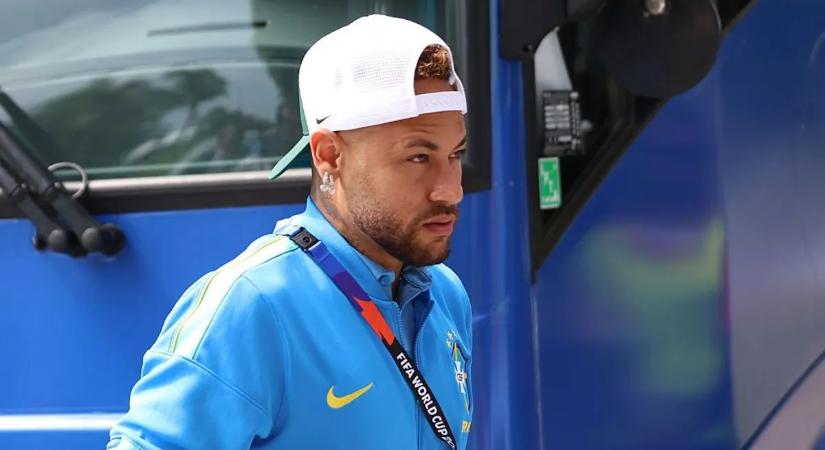Neymar csak a kispadon a braziloknál, Clarke új belső védőt küld pályára a sorsdöntő meccsen