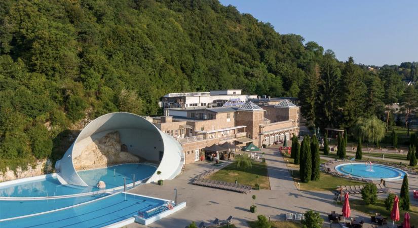 Miskolci polgármester: augusztus 20-án újra kinyit a Miskolctapolcai Barlangfürdő