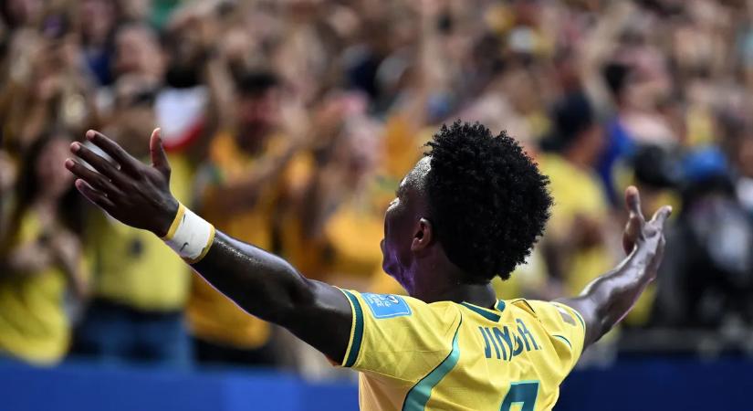 Vinícius fantasztikus játékával Brazília megverte Skóciát, így csoportelső