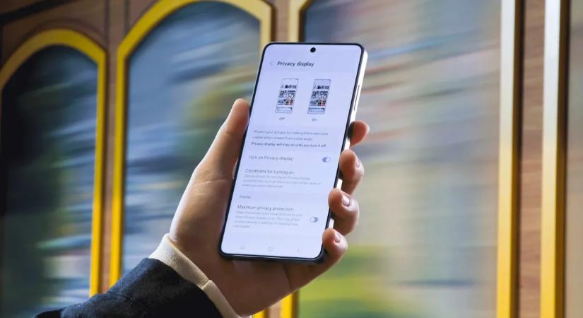 Te csak ne kukucskálj! Az adatvédelmi kijelző lehet az új trend a mobilvilágban