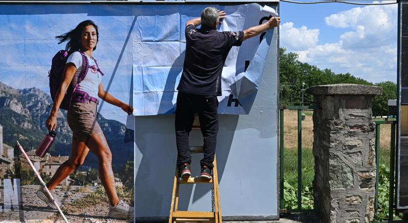 Plakátcégek végveszélyben: Simicska leuralta, a Tisza kicsinálja?