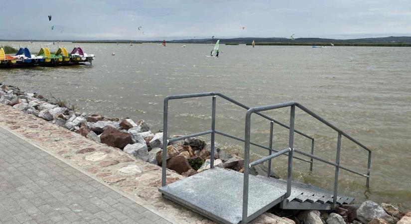 Végre valami jó is történt a Velencei-tónál