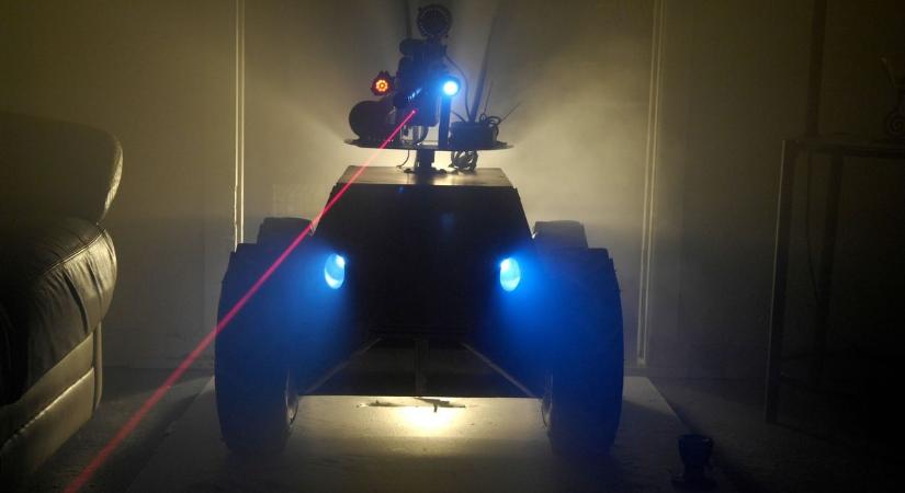 Tíz hónap után nyugdíjazták a robotrendőrt – nem váltotta be a hozzá fűzött reményeket