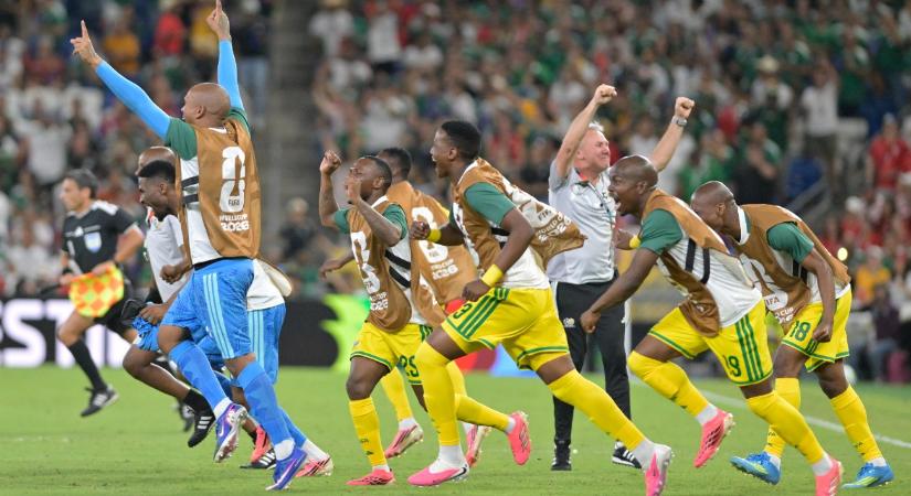 A szűkös győzelem továbbjutást ért a dél-afrikai csapatnak