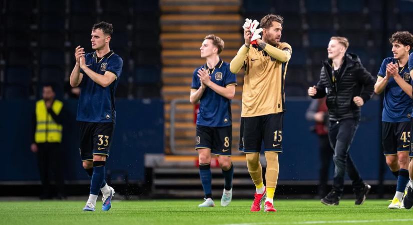 Csongvai Áron szurkol Kristoffer Nordfeldtnek