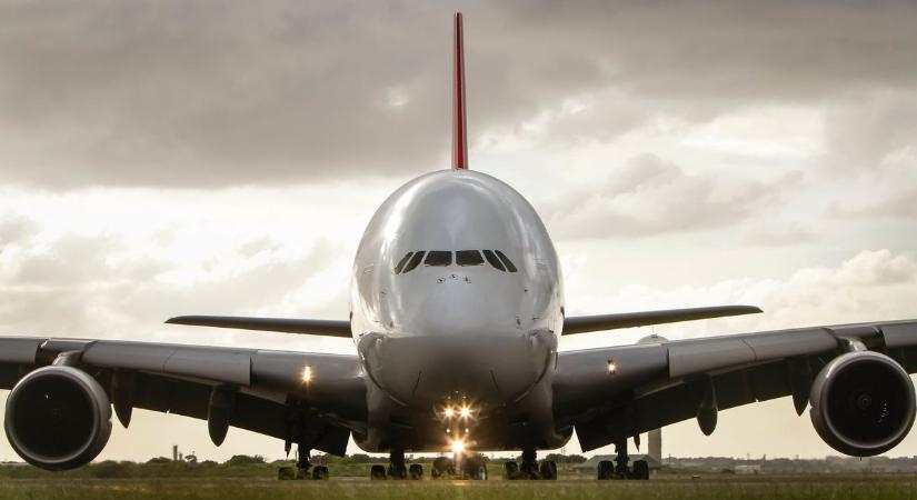 Airbus A380: Repedések a szárnyakban, azonnali vizsgálat jön