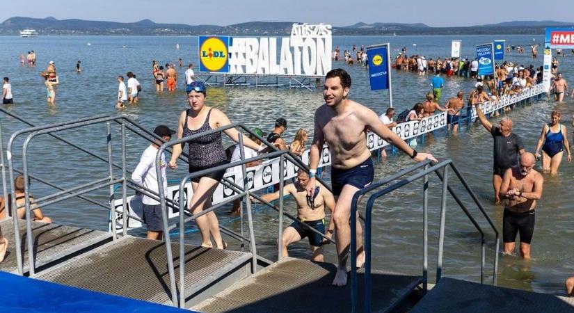 Balaton-átúszás: különleges intézkedéseket kellett bevezetni az alacsony vízállás miatt