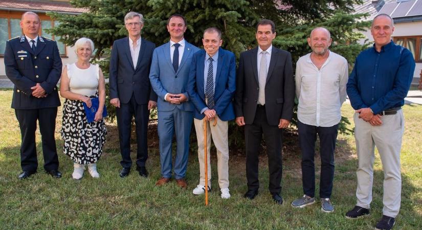 Megható pillanatok: kiderült, kik kapták idén a város legrangosabb elismeréseit!