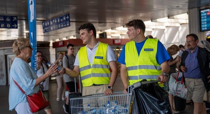 Hőségriadó és balatoni csúcsforgalom: Így utazzunk okosan és biztonságosan a hétvégén!