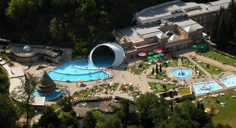 Nemzeti ünnepen nyit újra a Miskolctapolcai Barlangfürdő