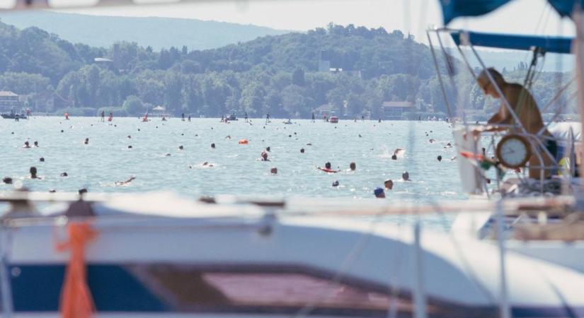 Balaton-átúszás: óriás stéget építenek a Balatonra az alacsony vízállás miatt