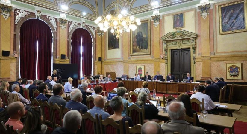 Egyre kevesebb a bűncselekmény Egerben, de új veszélyekre figyelmeztetett a rendőrség
