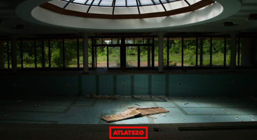 Katasztrofális állapotban a Tiborcz Istvánnal üzletelő szaúdi milliárdoshoz került hőgyészi Apponyi-kastély