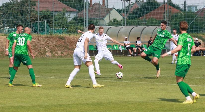 A PMFC gólkirálya ismét a megyei riválissal készül