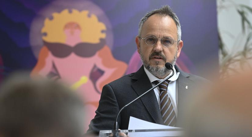Letartóztatták Bús Balázst, az NKA volt alelnökét és több más tisztviselőt