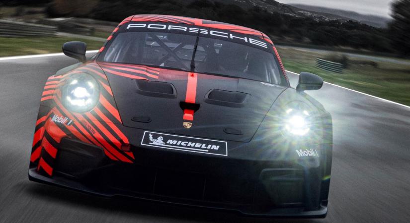 Bemutatta új nép-versenyautóját a Porsche