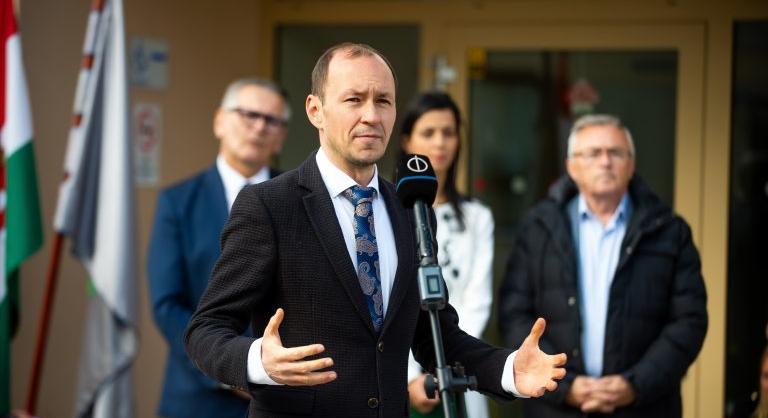 Lemondott a baranyai önkormányzat fideszes elnöke, távozik a közéletből