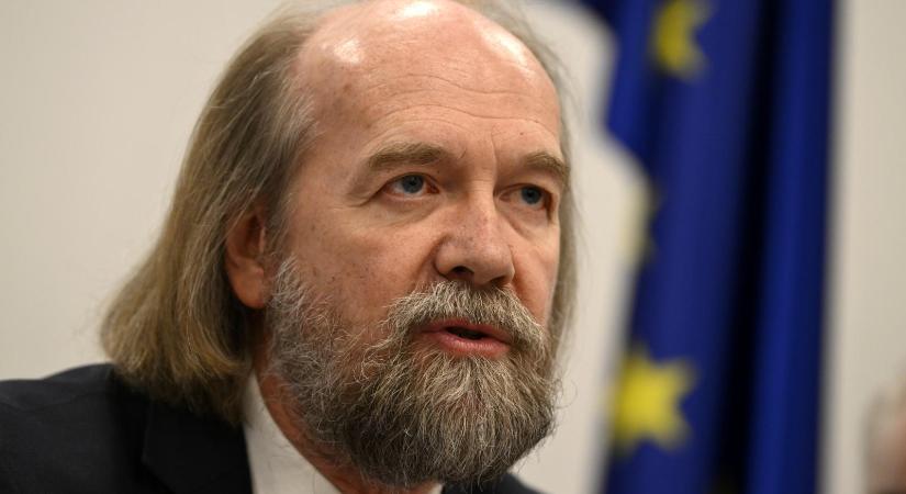 A Nemzeti Pedagógus Karról kérdezik a tanárokat