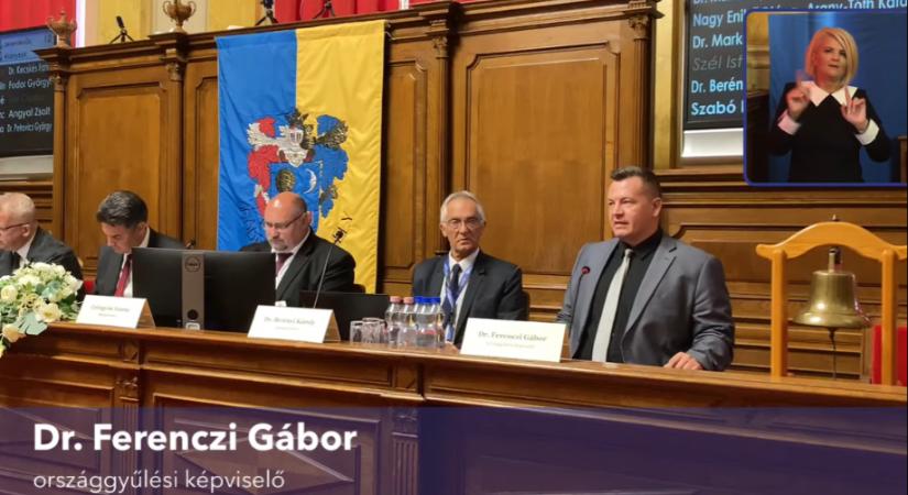 Közgyűlés: Ferenczi Gábor párbeszédet ígér, Márki-Zay a Vásárhelyet ért hátrányok rendezését kéri