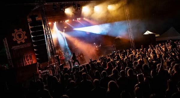 Vihar söpört végig a MetalGate Czech Death Festen – a Lowland Fest ingyenes belépéssel segíti a károsultakat