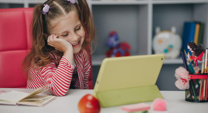 Hiába vezették be a korlátozást! – A tinik 85%-a kijátssza a közösségi média-tilalmat