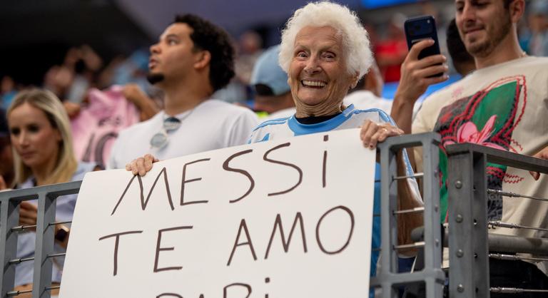 Lionel Messi szívéért ment a vb-re a nagymama, az egész világé az övé lett