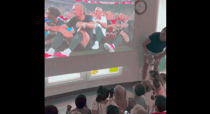 Videón a foci-vb legcukibb jelenete – így eveznek együtt a norvég gyerekek Haalandékkal