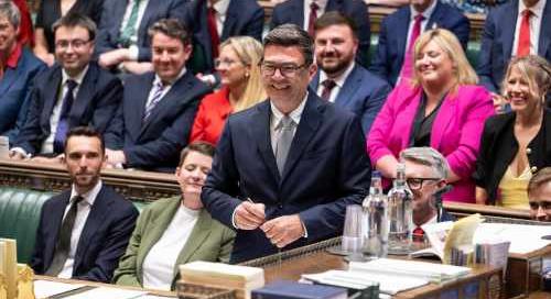 Tíz év alatt hét kormányfőt elfogyasztottak a britek: az Észak Királya lehet a következő