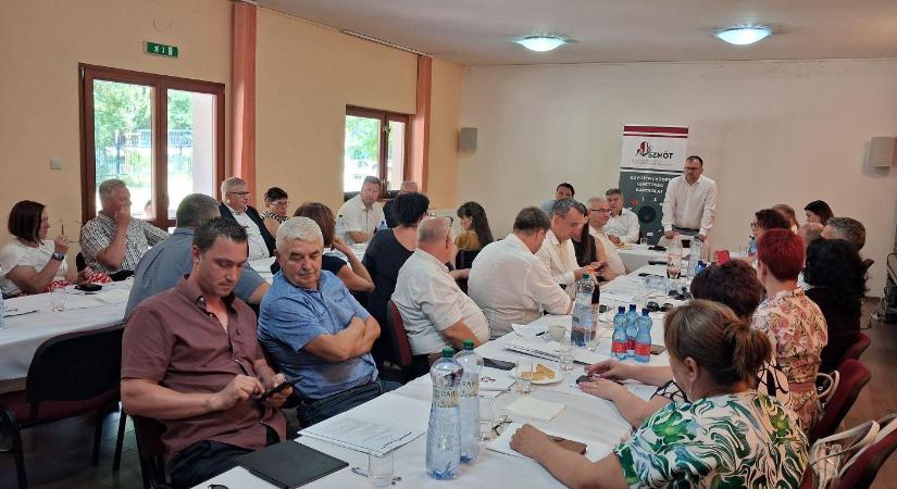 „Együtt építjük a jövőt” – megalakult a Szlovákiai Magyar Önkormányzati Társulás