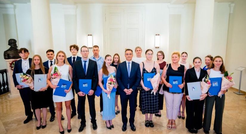 Debreceni tehetségek – átadták a 2026. évi ösztöndíjakat