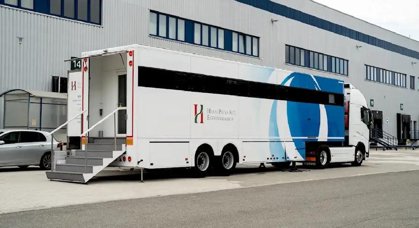 A Prologis szűrőbusza 120 ingyenes vizsgálatot vitt a munkahelyekre