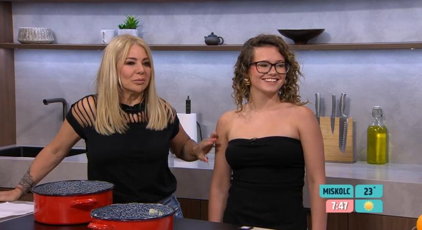 „Anya mindig ott volt!” – Judy 14 éves kislányával állt egy színpadra