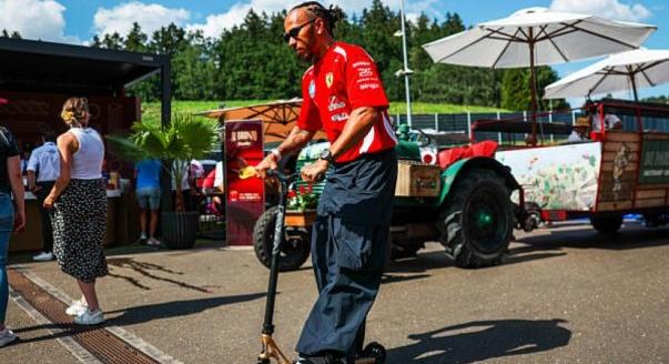 Hőségriadó, tiltás, csapatsorrend: csütörtöki F1-es hírek