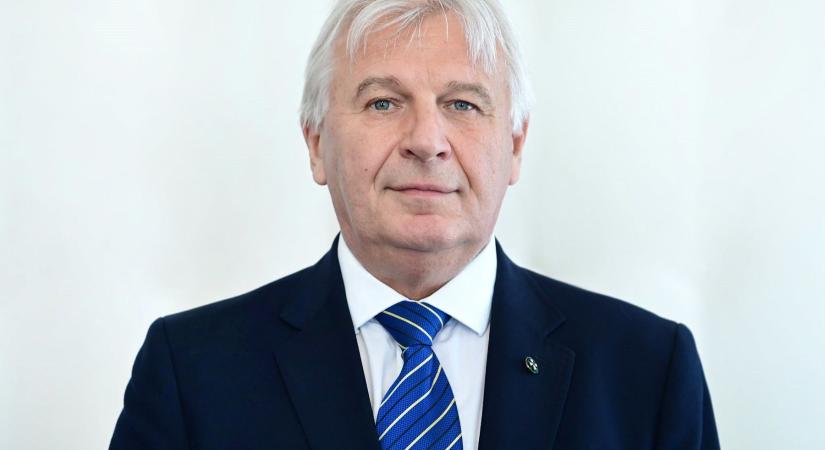 Új elnökhelyettes a debreceni klinikai központban
