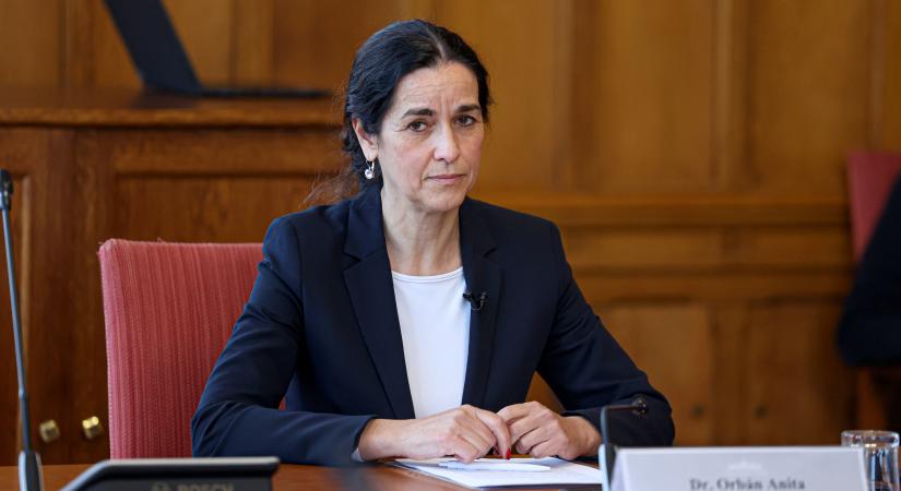 Mi történt? Orbán Anita azonnal hazarendel 37 misszióvezetőt