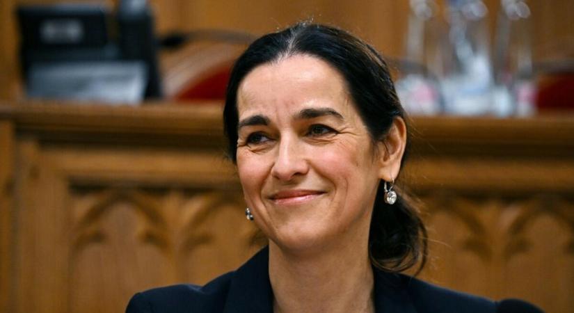 Változások a külügyben: Orbán Anita külügyminiszter hazarendel 37 nagykövetet