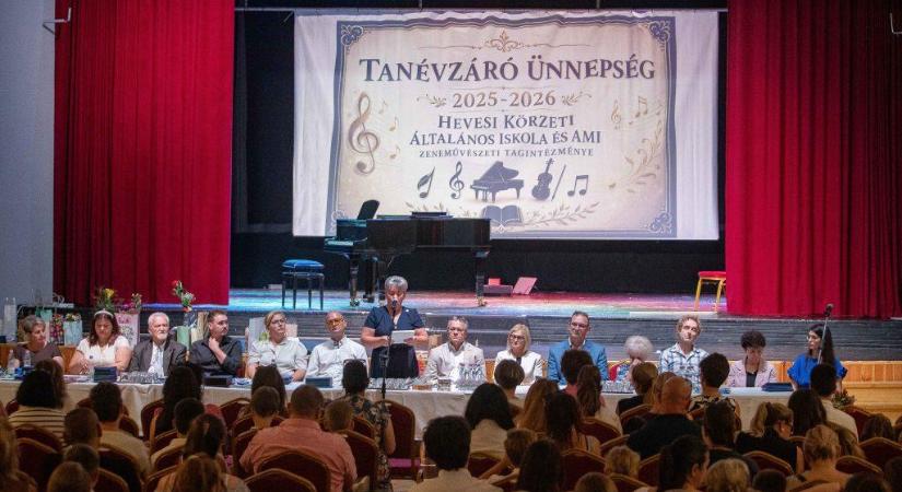 Tanévzárón búcsúztatta el vezetőjét a Zeneművészeti Tagintézmény