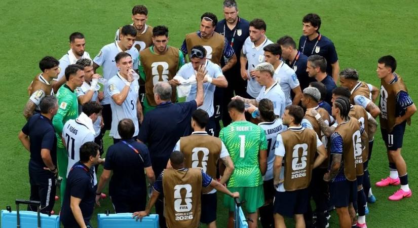 Botrány a foci-vb-n: az uruguayi-spanyol meccs előtt fellázadtak a játékosok